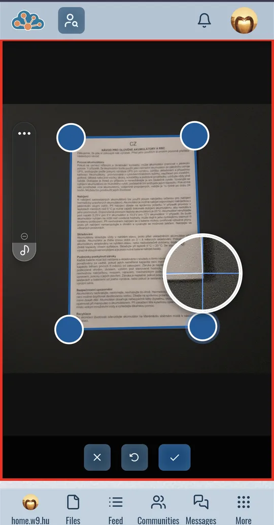 Mobil nézet felismert dokumentum szélekkel egy fotón